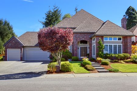 Metal vs. Shingle Roofing for North Alabama Weather in Huntsville, AL